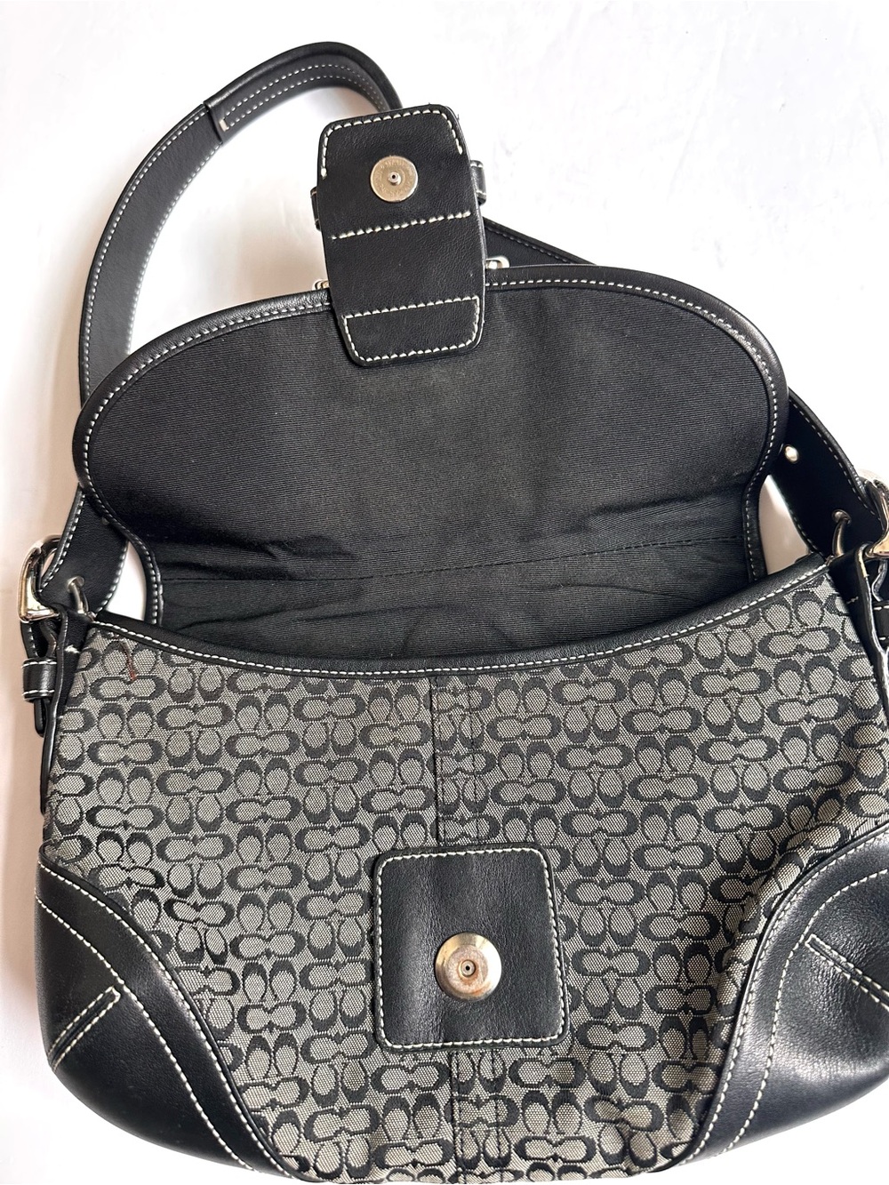 Coach Vintage Y2K Soho Gray and Black Signature Shoulder Bag - Picture 8 of 16